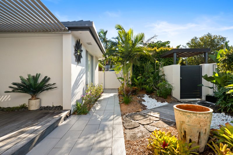 Photo - 5 Yunga Court, Broadbeach Waters QLD 4218 - Image 21