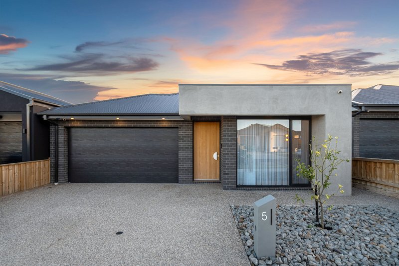 Photo - 5 Zaatar Street, Mickleham VIC 3064 - Image 1