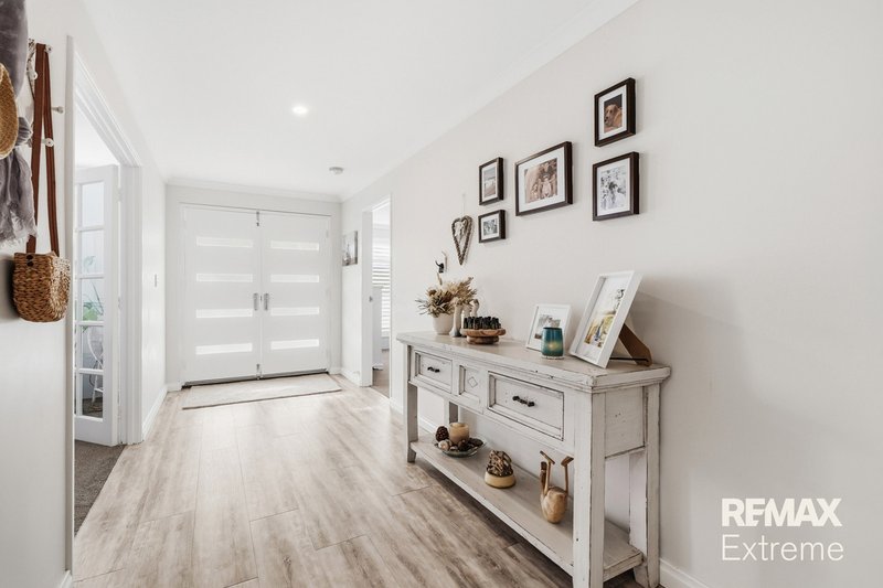 Photo - 5 Zeppelin Way, Tapping WA 6065 - Image 3