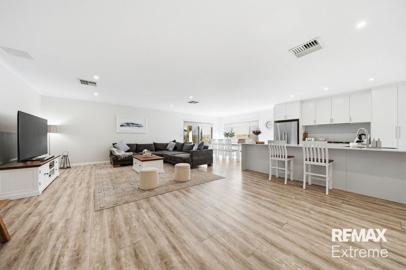 Photo - 5 Zeppelin Way, Tapping WA 6065 - Image 11