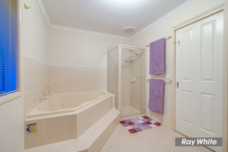 Photo - 5 Zeri Dr , Tarneit VIC 3029 - Image 7