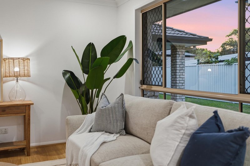 Photo - 5 Zingelmann Place, Kuraby QLD 4112 - Image 3