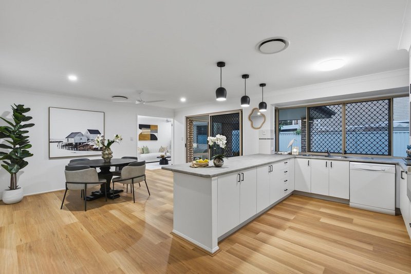 Photo - 5 Zingelmann Place, Kuraby QLD 4112 - Image 8