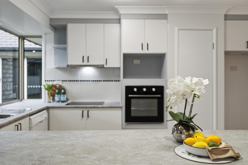 Photo - 5 Zingelmann Place, Kuraby QLD 4112 - Image 11