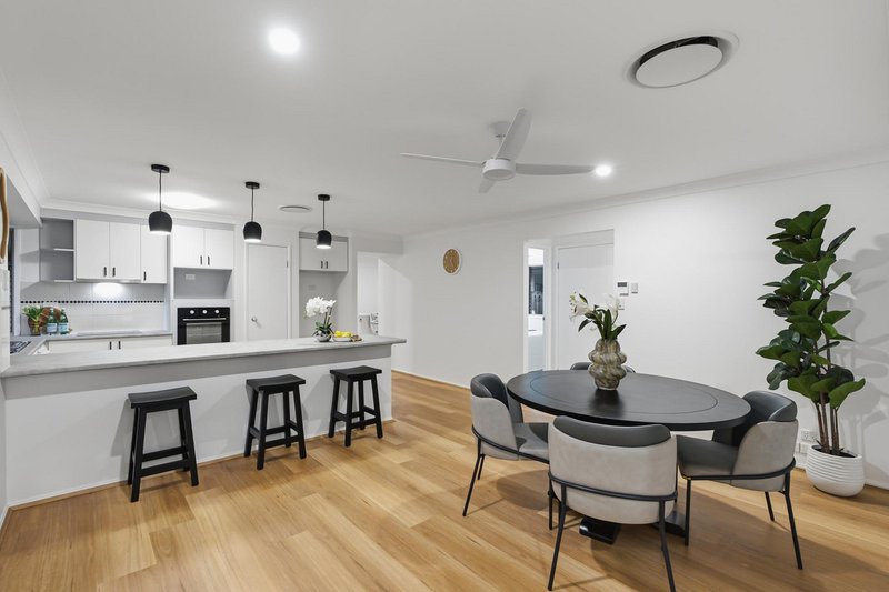 Photo - 5 Zingelmann Place, Kuraby QLD 4112 - Image 14
