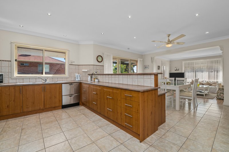 Photo - 50 Alain Avenue, South Morang VIC 3752 - Image 3