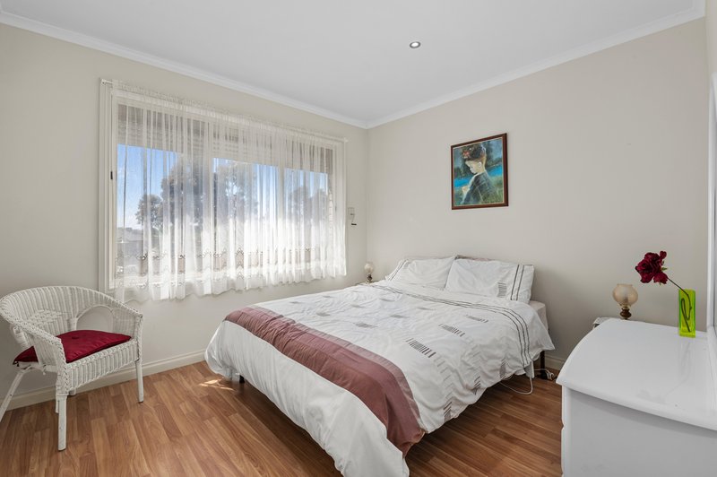 Photo - 50 Alain Avenue, South Morang VIC 3752 - Image 10