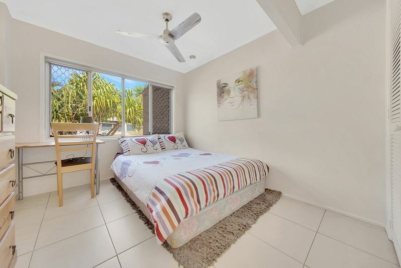 Photo - 50 Alkina Crescent, Boyne Island QLD 4680 - Image 12