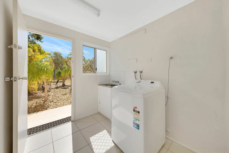 Photo - 50 Alkina Crescent, Boyne Island QLD 4680 - Image 15