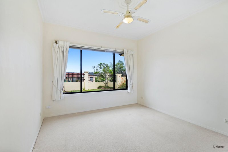 Photo - 50 Angelica Street, Elanora QLD 4221 - Image 12