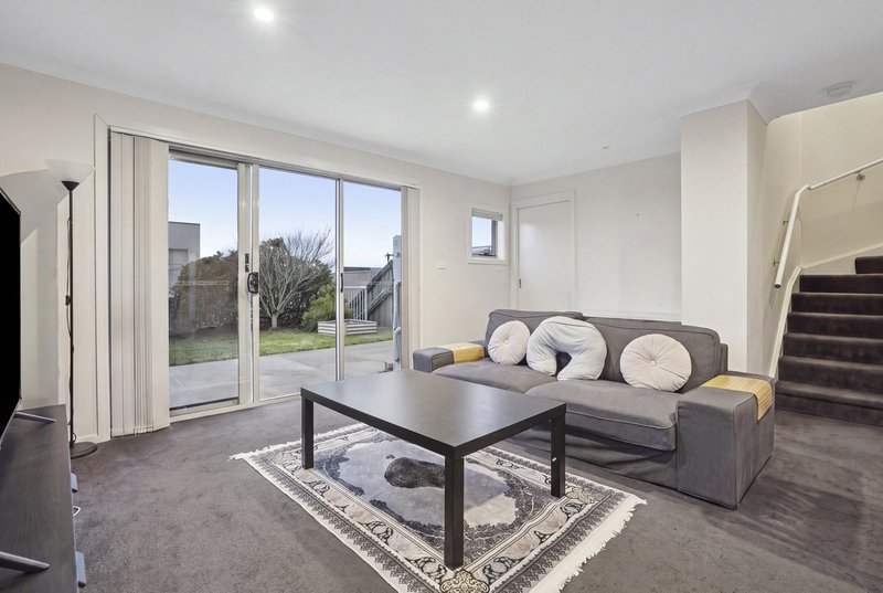 Photo - 50 Arthur Blakeley Way, Coombs ACT 2611 - Image 8