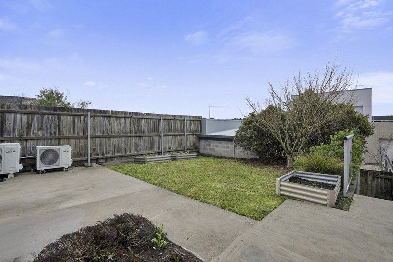 Photo - 50 Arthur Blakeley Way, Coombs ACT 2611 - Image 17