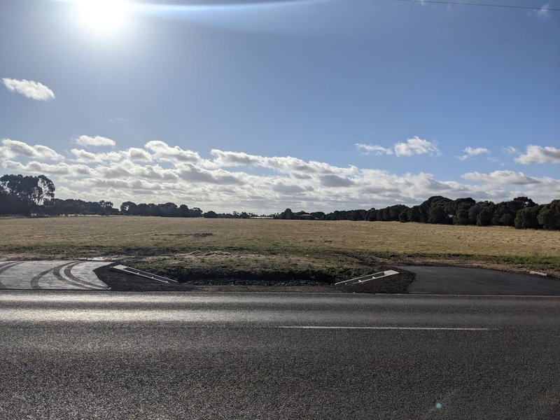 Photo - 50 Avalon Road, Avalon VIC 3212 - Image 4