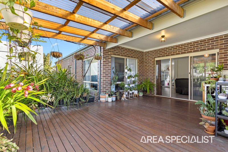 Photo - 50 Banjo Paterson Drive, Pakenham VIC 3810 - Image 5