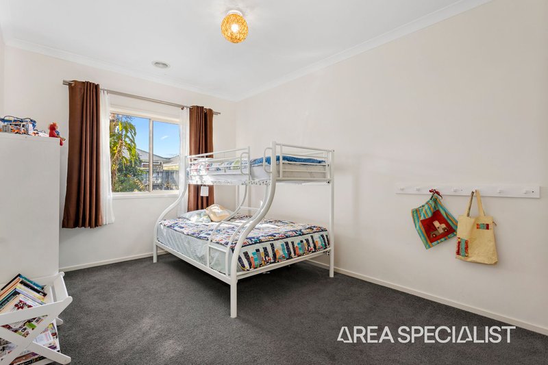 Photo - 50 Banjo Paterson Drive, Pakenham VIC 3810 - Image 14