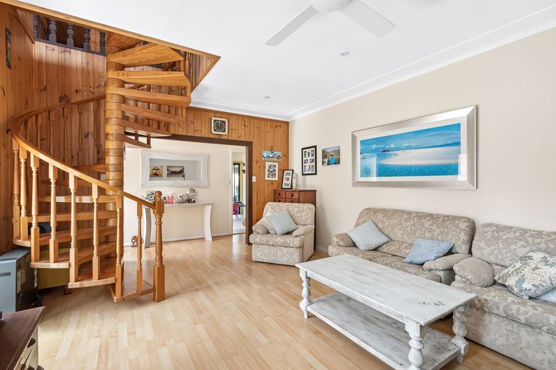 Photo - 50 Barrenjoey Road, Mona Vale NSW 2103 - Image 4