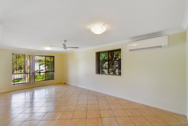 Photo - 50 Bellevue Drive, Little Mountain QLD 4551 - Image 3