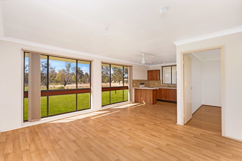 Photo - 50 Bellfield Avenue, Rossmore NSW 2557 - Image 5