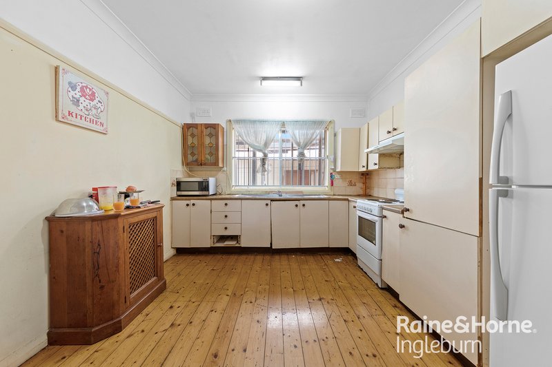 Photo - 50 Belmont Road, Glenfield NSW 2167 - Image 9