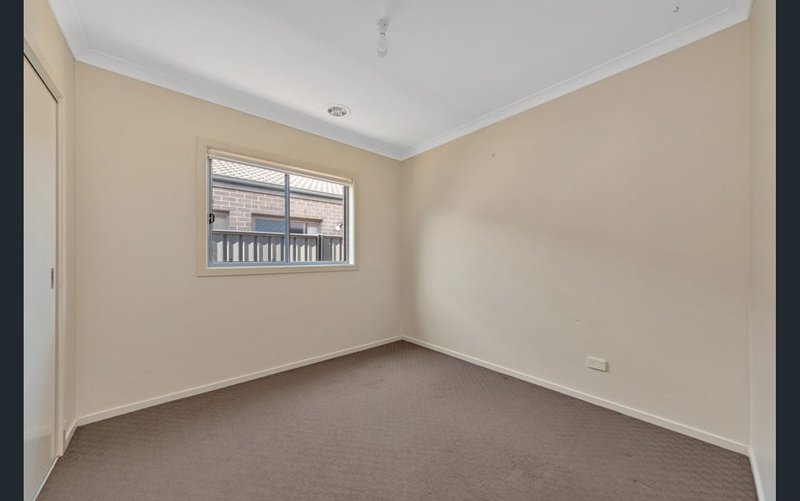 Photo - 50 Borrack Crescent, Mernda VIC 3754 - Image 4