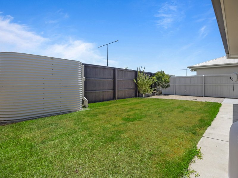 Photo - 50 Bradley Crescent, Nirimba QLD 4551 - Image 4