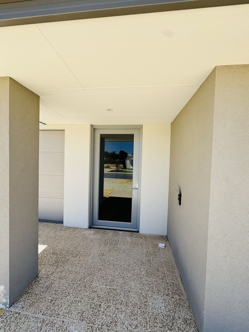 Photo - 50 Butterleaf Road, Baldivis WA 6171 - Image 4