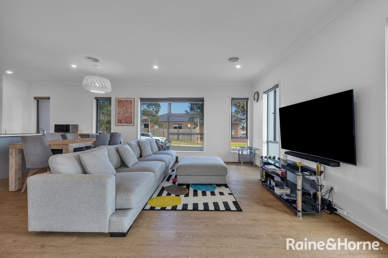 Photo - 50 Cassinia Circuit, Tarneit VIC 3029 - Image 6