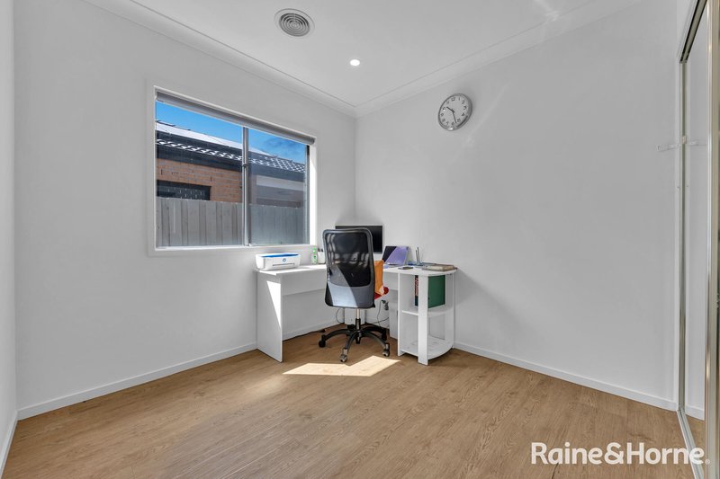 Photo - 50 Cassinia Circuit, Tarneit VIC 3029 - Image 15