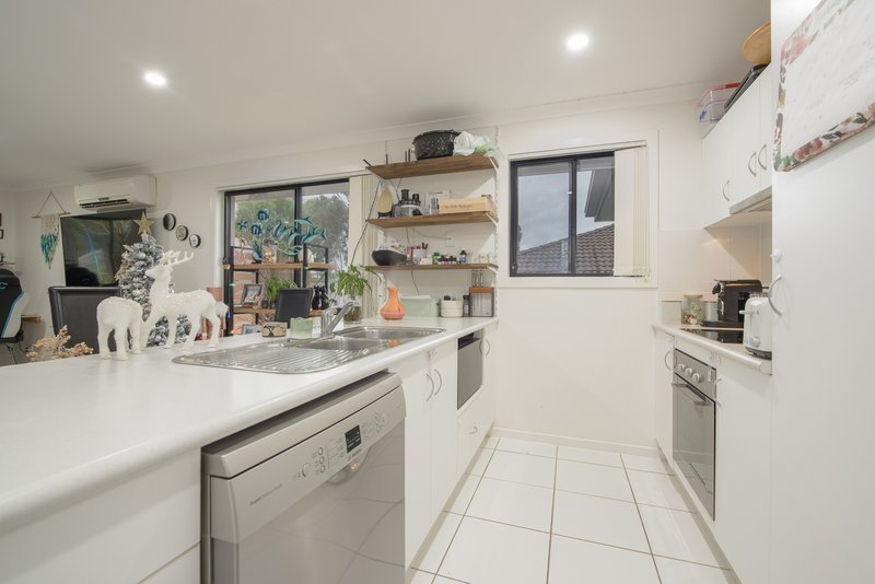 Photo - 50 Cavella Drive, Glen Eden QLD 4680 - Image 3