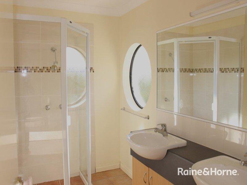 Photo - 50 Central Avenue, Indooroopilly QLD 4068 - Image 6