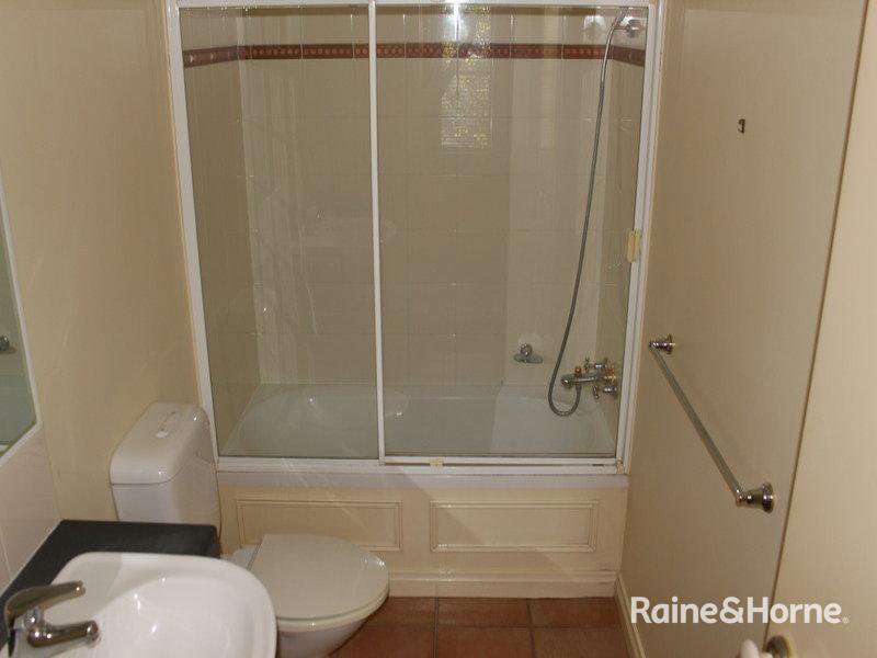 Photo - 50 Central Avenue, Indooroopilly QLD 4068 - Image 9