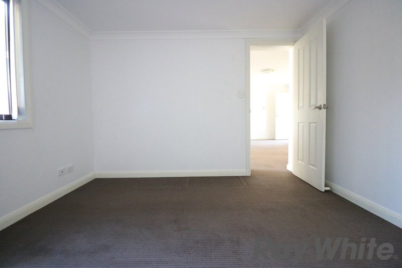 Photo - 50 Chadwick Crescent, Fairfield West NSW 2165 - Image 4