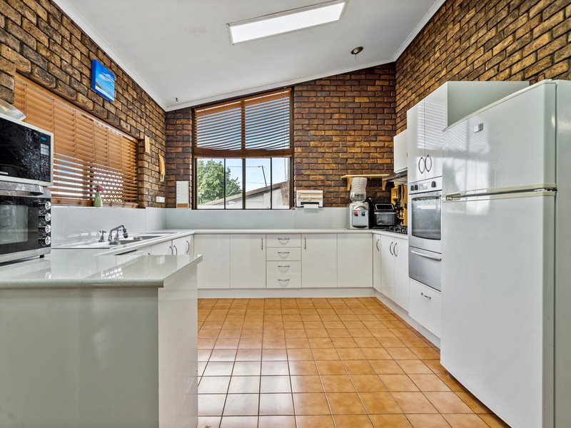 Photo - 50 Charles Canty Drive, Wellington Point QLD 4160 - Image 4