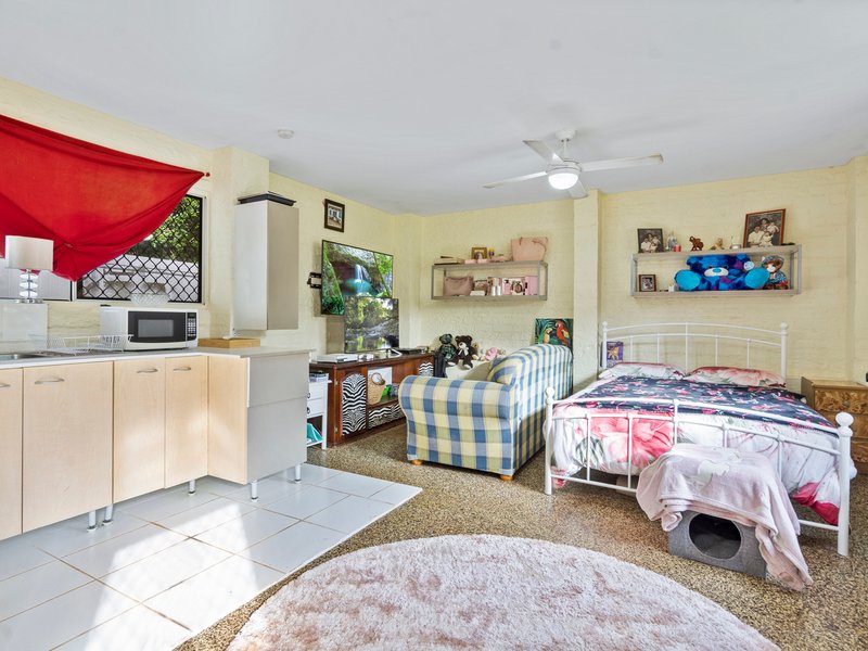 Photo - 50 Charles Canty Drive, Wellington Point QLD 4160 - Image 10