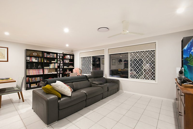 Photo - 50 Cinderella Drive, Springwood QLD 4127 - Image 8