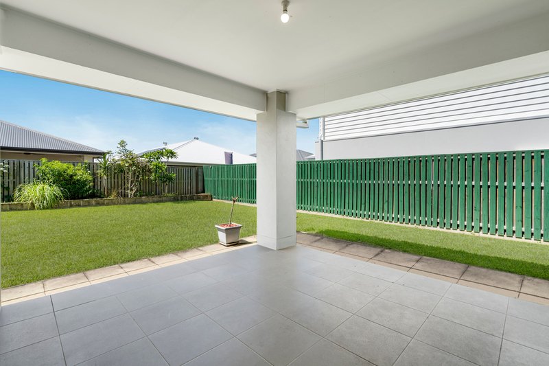 Photo - 50 Citron Crescent, Helensvale QLD 4212 - Image 8