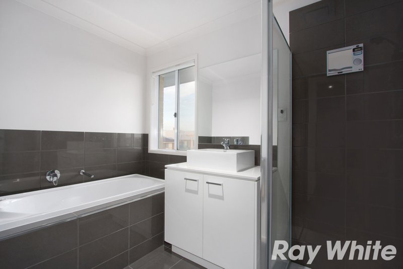 Photo - 50 Clarendon Street, Pakenham VIC 3810 - Image 12