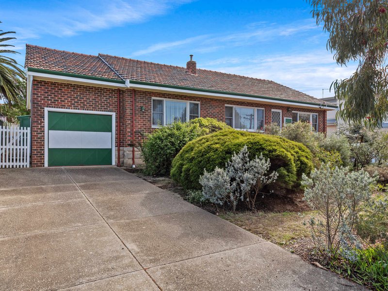 Photo - 50 Coleman Crescent, Melville WA 6156 - Image 3