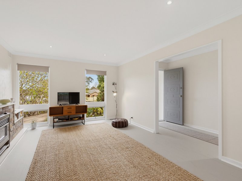 Photo - 50 Collins Parade, Hackham SA 5163 - Image 4