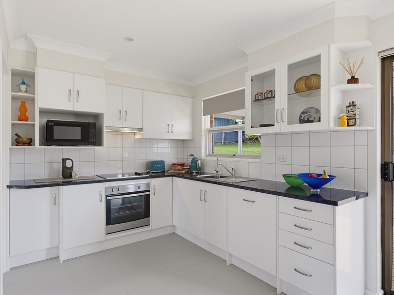 Photo - 50 Collins Parade, Hackham SA 5163 - Image 8