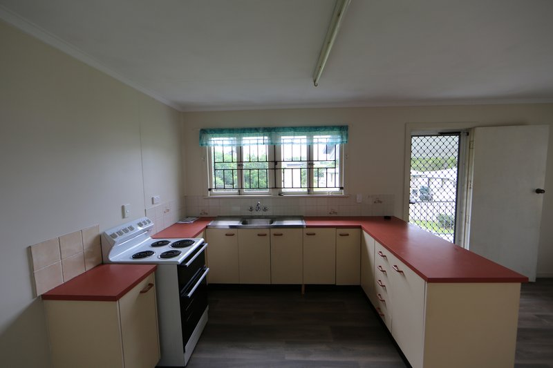 Photo - 50 Colwyn Street, Wishart QLD 4122 - Image 3