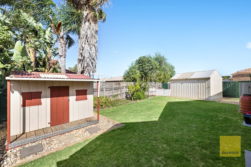 Photo - 50 Coolabah Crescent, Hoppers Crossing VIC 3029 - Image 15