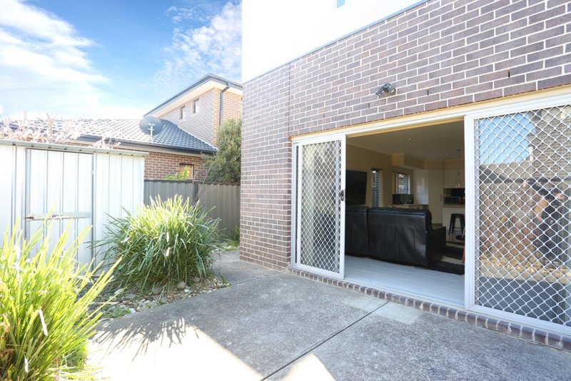 Photo - 50 Coronet Avenue, Roxburgh Park VIC 3064 - Image 12