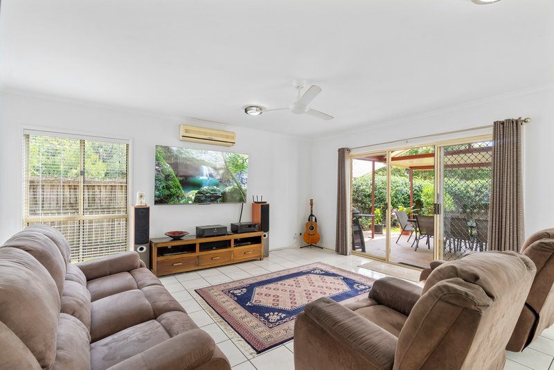 Photo - 50 Coventry Circuit, Carindale QLD 4152 - Image 6