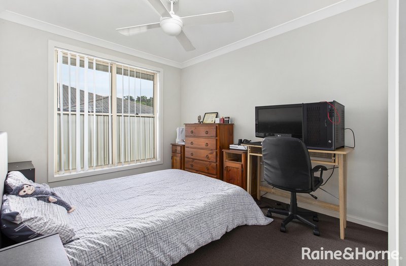 Photo - 50 Craighill Crescent, Cameron Park NSW 2285 - Image 12