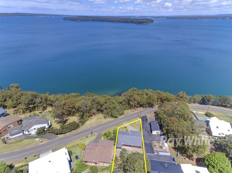 Photo - 50 Crescent Road, Wangi Wangi NSW 2267 - Image 1