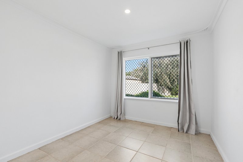 Photo - 50 Dawson Street, Armadale WA 6112 - Image 7