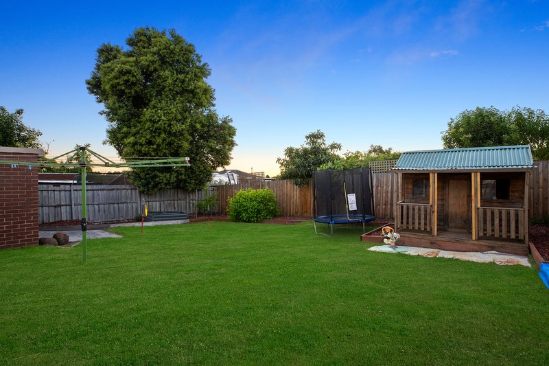 Photo - 50 Deschamps Crescent, Rowville VIC 3178 - Image 13