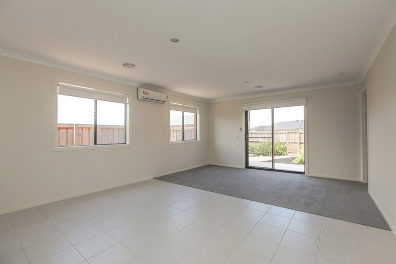 Photo - 50 Edenvale Boulevard, Wollert VIC 3750 - Image 2