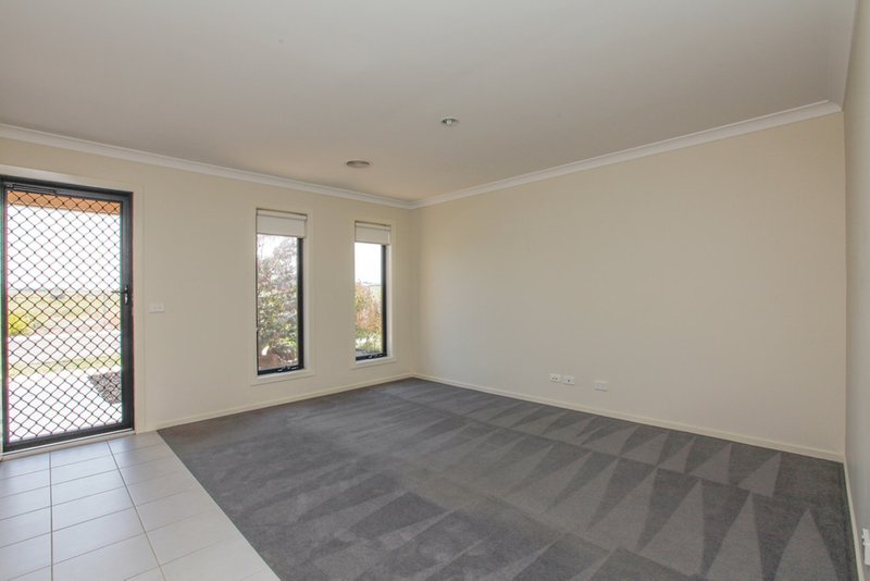 Photo - 50 Edenvale Boulevard, Wollert VIC 3750 - Image 4